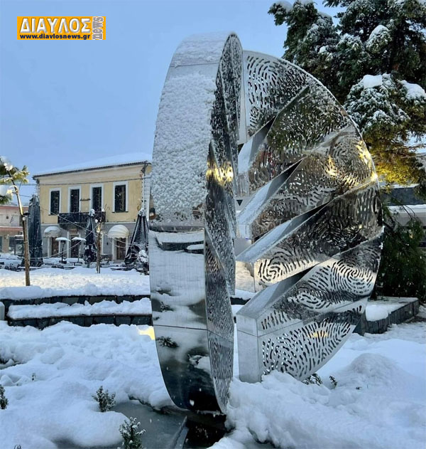 (VIDEO) Εξακολουθεί να χιονίζει στο Δήμο Ιστιαίας Αιδηψού και σήμερα Τετάρτη